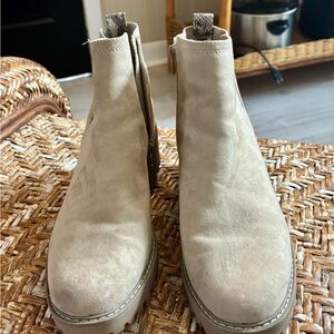 Universal Thread Beige Ankle Booties